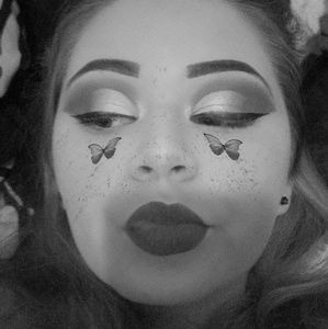 Meet your Posher, Atheena